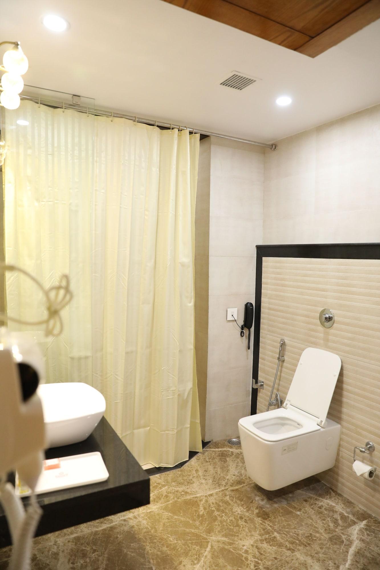 Hotel Tridev Varanasi Exterior photo