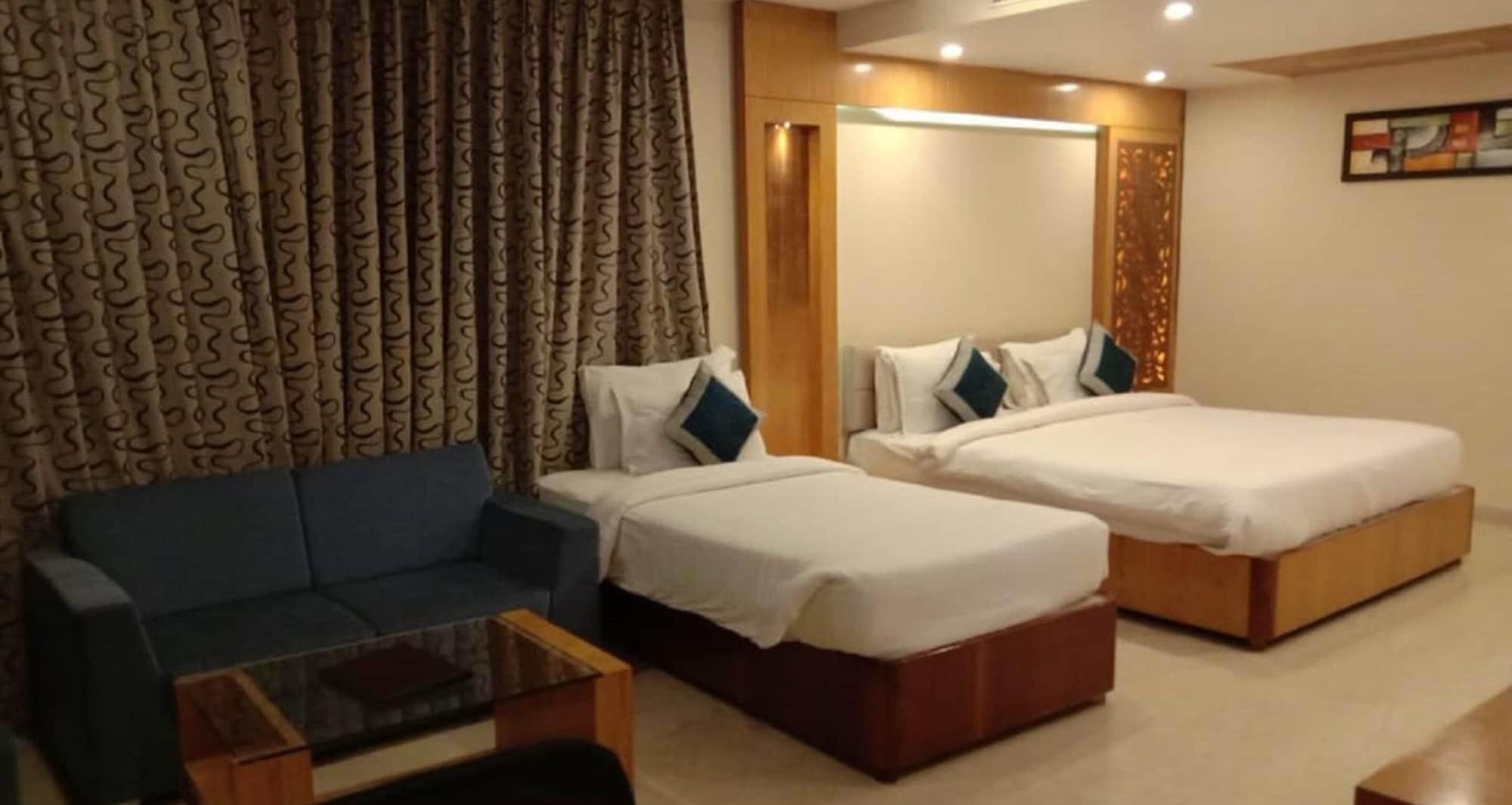 Hotel Tridev Varanasi Exterior photo