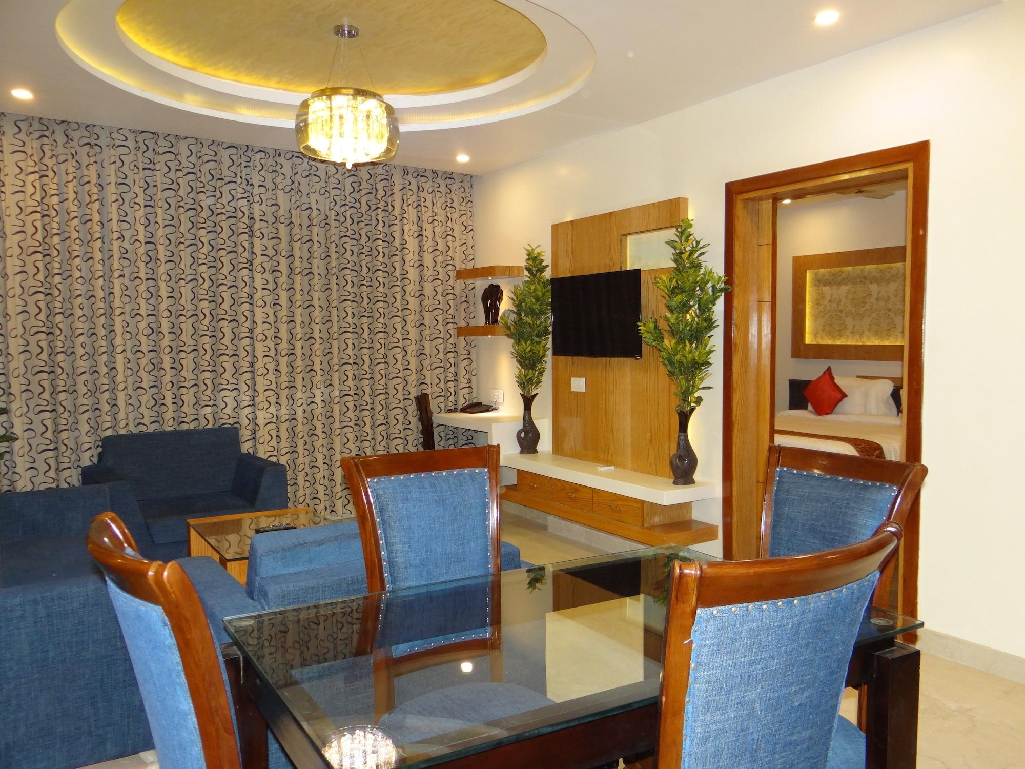 Hotel Tridev Varanasi Exterior photo