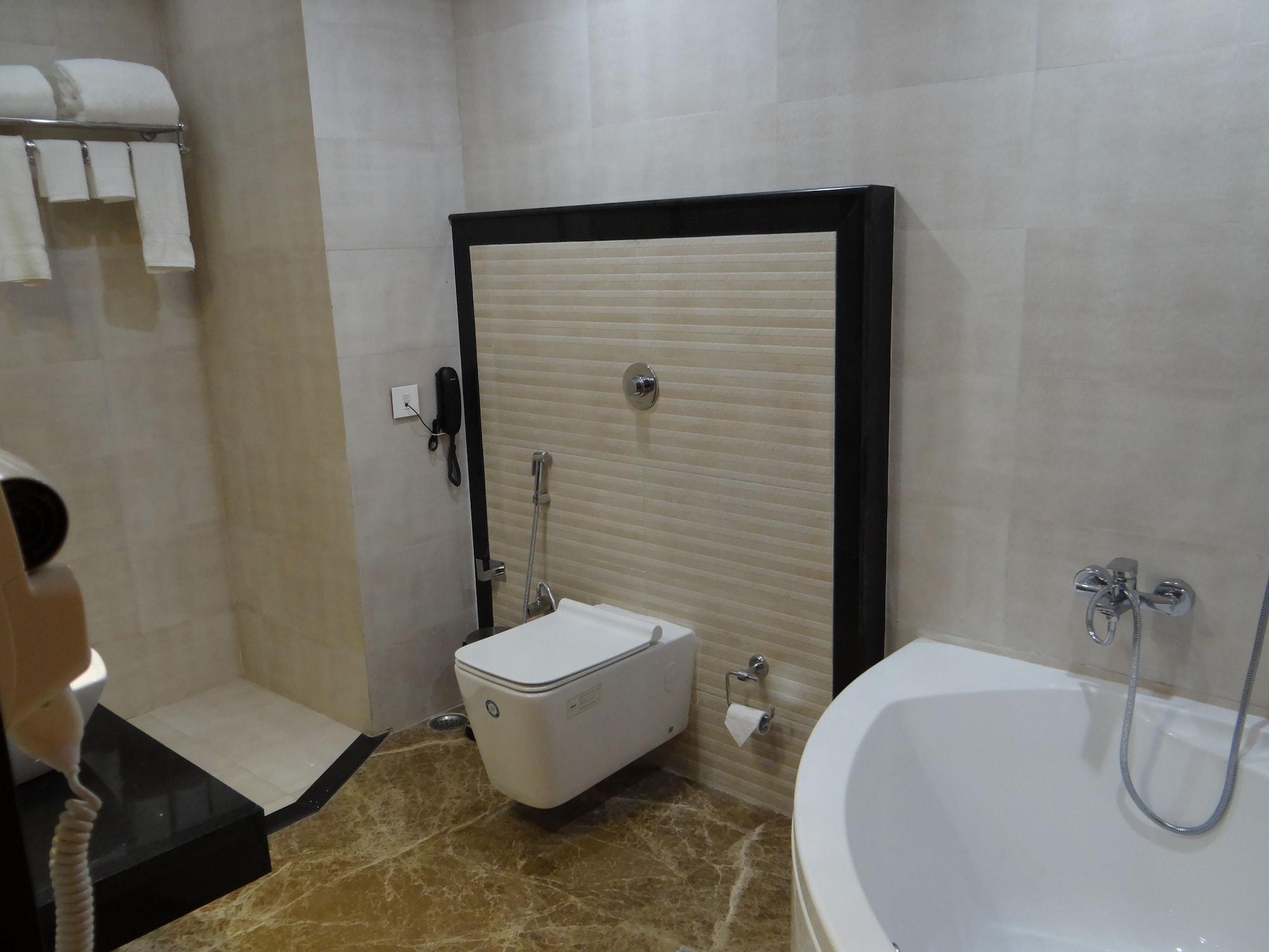 Hotel Tridev Varanasi Exterior photo