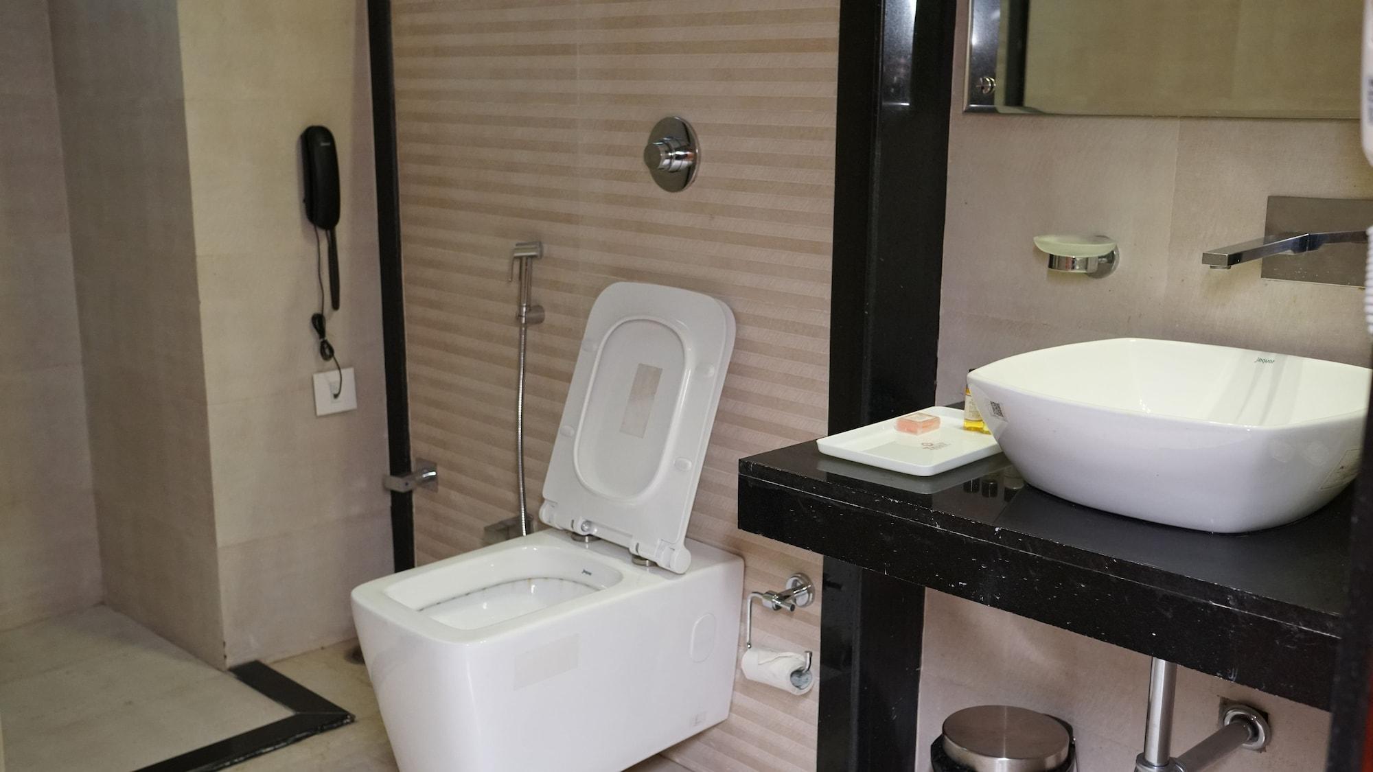 Hotel Tridev Varanasi Exterior photo