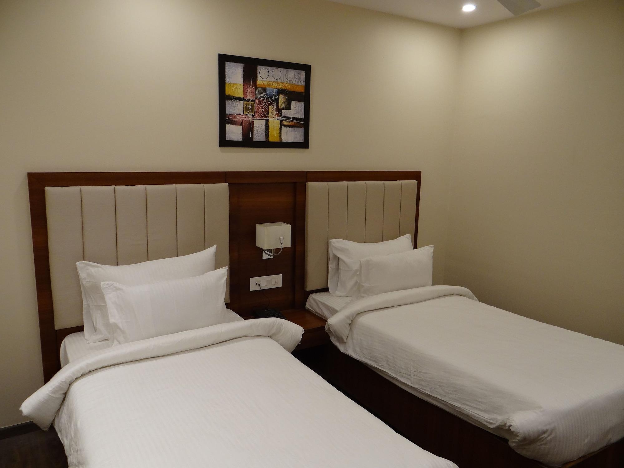 Hotel Tridev Varanasi Exterior photo